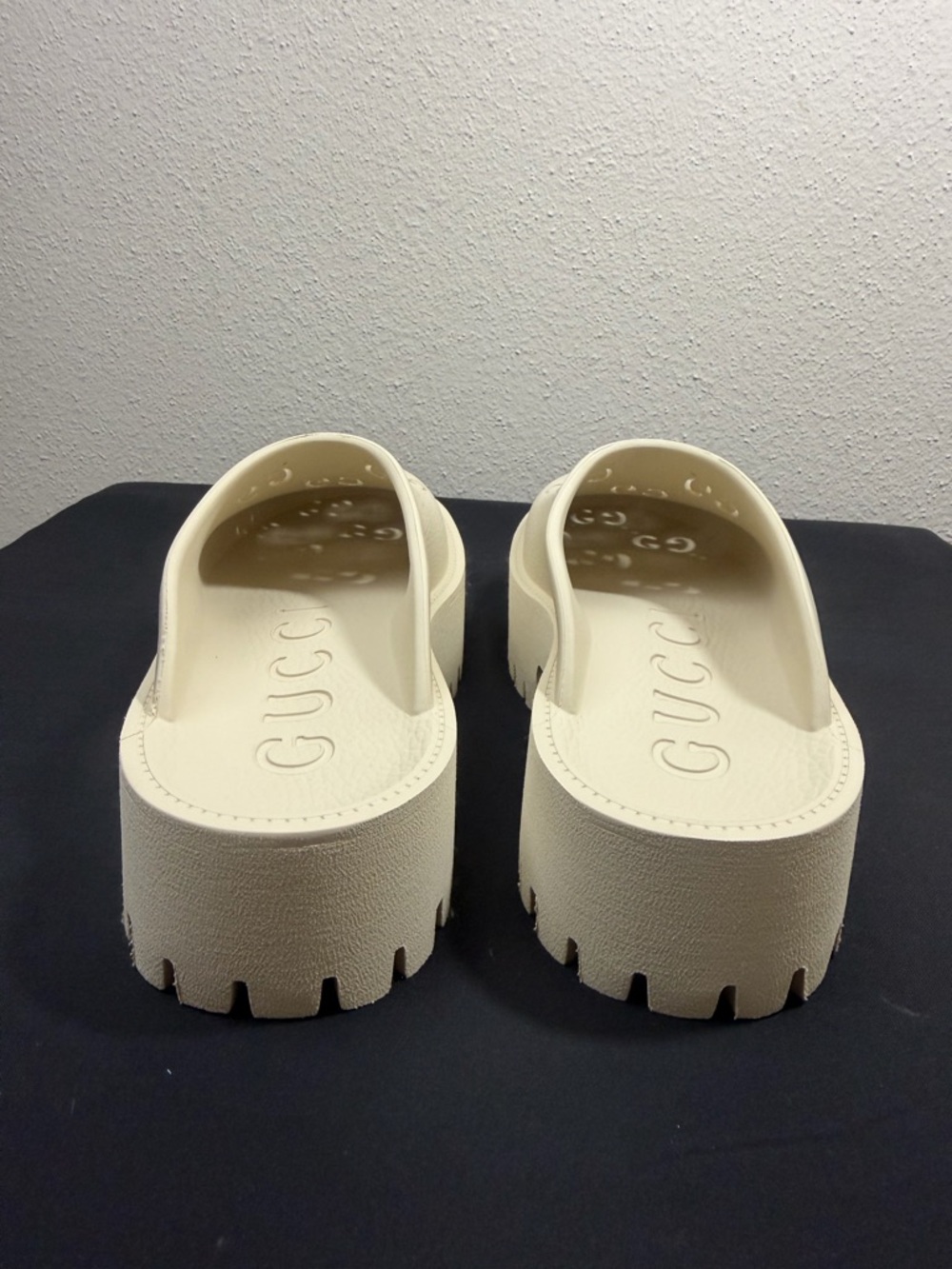 Gucci Platform Perforated G Sandals - Picture 5 of 7